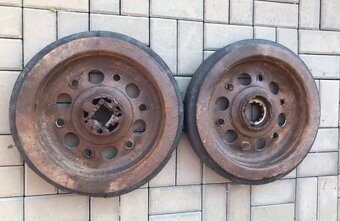 Prodám kola a pásy na vojenskou techniku ww2, - 2