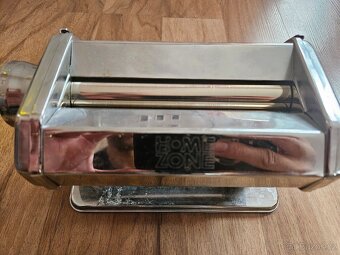 Výrobník nudlí ruční - 2