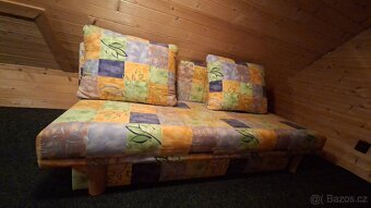 Barevný gauč - rozkládací - 2