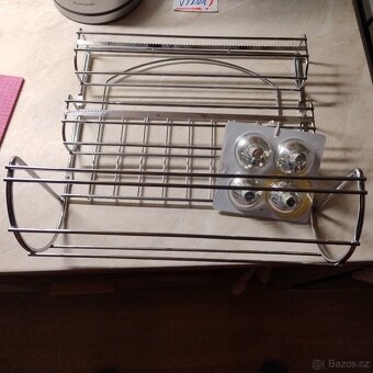 Kuchyňský nástěnný držák na role - 2