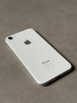 iPhone 8 64 gb stav A - 2
