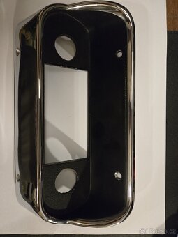 67 68 Ford Mustang - rámeček autorádia - 2