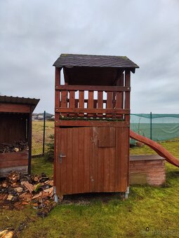 Dětský domeček se skluzavkou - 2