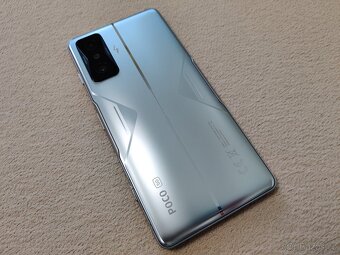 Xiaomi Poco F4 GT.. 12gb+4gb/256gb.. Strieborná metalíza. - 2