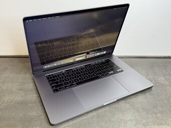 Macbook Pro 16" 2019 / I7 / 16GB / 2TB / Space gray - 2