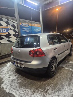 Prodám Vw golf V 1.4 mpi číst celé - 2