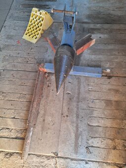 Štípač na dřevo za traktor - 2