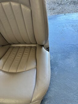 Mercedes W211 E-class interier - 2