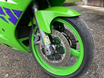 Kawasaki ZX 600 Ninja - 2