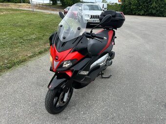 Aprilia SR MAX 300 - 2