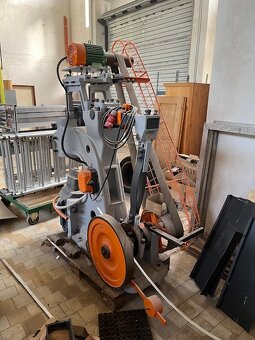 Pérový buchar - 2