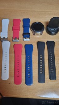 Samsung Galaxy Watch 46mm + řemínky - 2