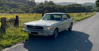 Ford Mustang z roku 1965 s původním C-code 289 V8 motorem - 2