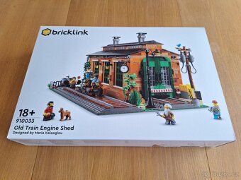 BRICKLINK 910033 - OLD TRAIN ENGINE SHED - 2