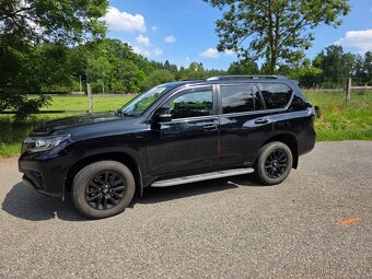 Toyota Land Cruiser 150 ,executive ,7míst ,střešní okno, DVD - 2