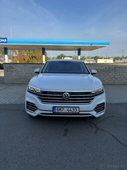 Volkswagen Touareg 3.0 TDI 210 kW, najeto 70 tis. Km, 10/10 - 2