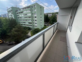 Pronájem bytu 2+kk 32 m2 v panelovém domě Praha 5 Motol - 2