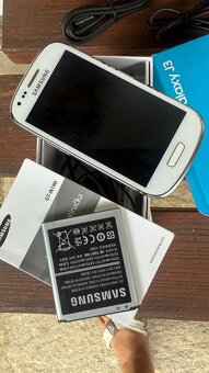 Samsung galaxy s3 mini + samsung j3 - 2