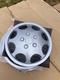 Ozdobné kryty kol Michelin 16" NOVÉ - 2