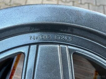 Mercedes Benz Penta Melber 15" - 2