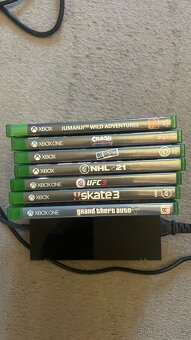 Xbox One, 2 ovladače a 7 her - vše plně funkční - 2