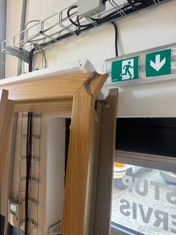 Prodám interiérové dveře se zárubněmi - 2