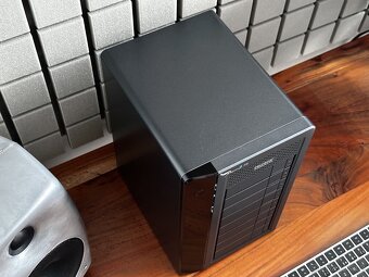 Promise Pegasus R8 16TB SSD - RAID 0,1,5,6,50,60 Thunderbolt - 2