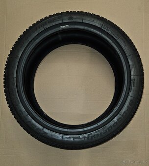 Zimní pneu 235/45/R18 - 2
