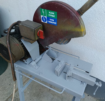 Rozbrušovací pila se stojankem a kotoučem - 2