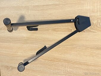 Kytarový stojan - 2