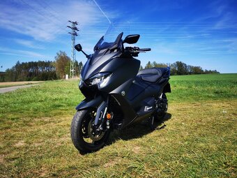 Yamaha T-Max 560 - 2