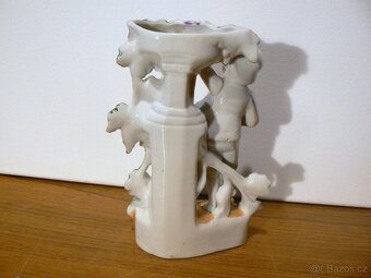 stará porcelánová figurka - 2