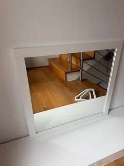 Toaletní stolek se zrcadlem Ikea - 2