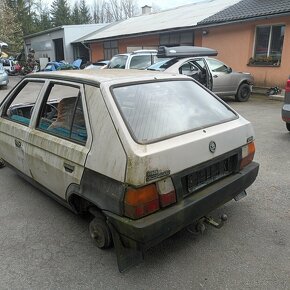Škoda 120,105 ,Favorit Lada - 2