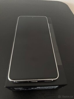 Samsung Galaxy S21 5G 128GB + Galaxy Buds Live - 2