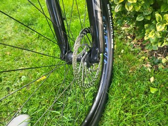 Celoodpružený Lapierre Overvolt 3.5 najeto jen 250km - 2