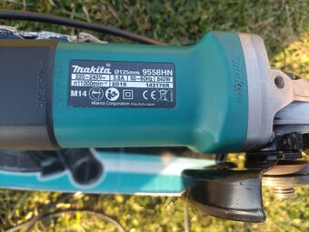 MAKITA 9558HN Úhlová bruska - 2