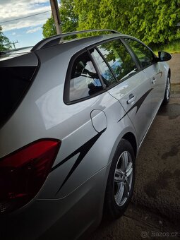Chevrolet Cruze kombi 1.4 turbo 103 kW - 2