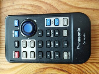 Autorádio Panasonic s dálkovým ovládáním - 2
