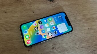 Apple iPhone 12 Pro 128GB, příslušenství, 5900Kč - 2