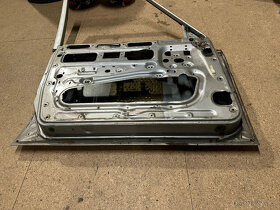 Predni dvere Leve a Prave BMW 5 E28 pekny stav - 2