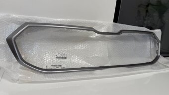 Skoda superb 4 přední rámeček masky - 2