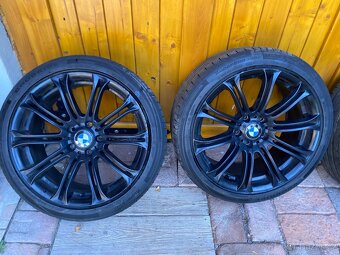 BMW R19 245/40 R19 - 2