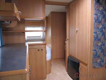 prodám karavan HOBBY s nájezdem pro invalidy - 2