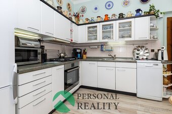 Prodej byt 2+1, 67 m² - Pardubice - ul. Železničního pluku - 2