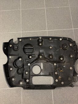 Kryt motoru Kia Sorento - 2