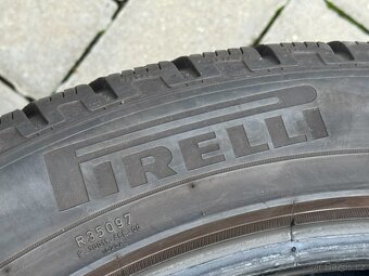 285/40 R20 - 2