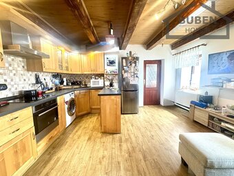 RD 4+kk po rekonstrukci se stodolou, bazénem a zahradou 757  - 2