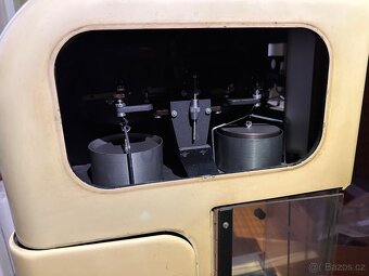 Laboratorní váha - 2