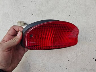 Suzuki GS 500 - zadní světlo - 2